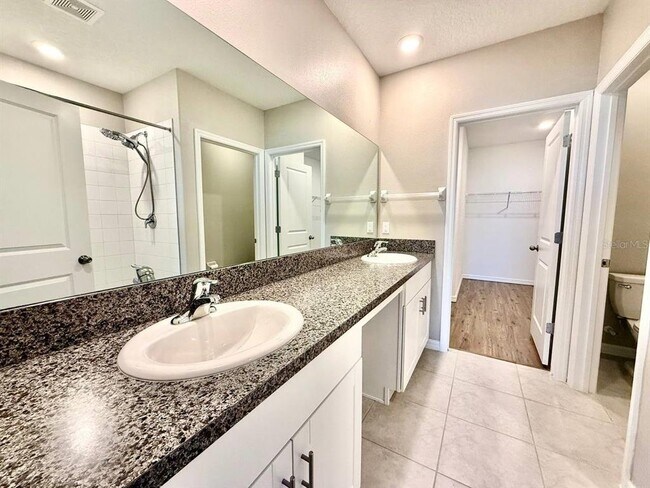 Building Photo - 1036 Royal Empress Dr