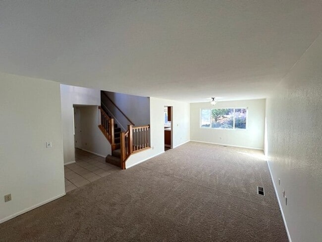 Building Photo -  Refreshed Four Bedroom House near Sliv...