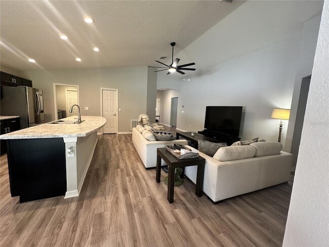 Building Photo - 6911 Gideon Cir