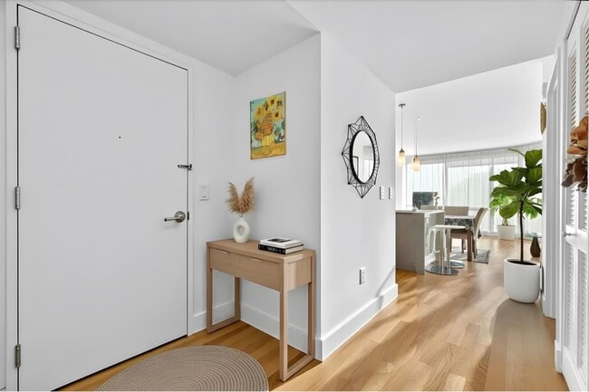 Primary Photo - 77 Hudson St