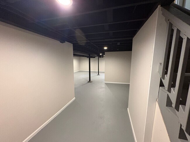 Building Photo - 211 Frost Ave