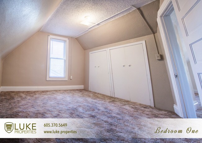 Building Photo - 814 N Indiana Ave