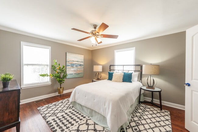 Building Photo - 833 Grove St