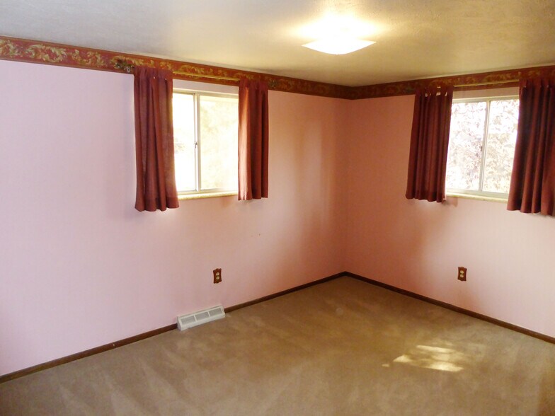 Building Photo - 331 Juniper Pl