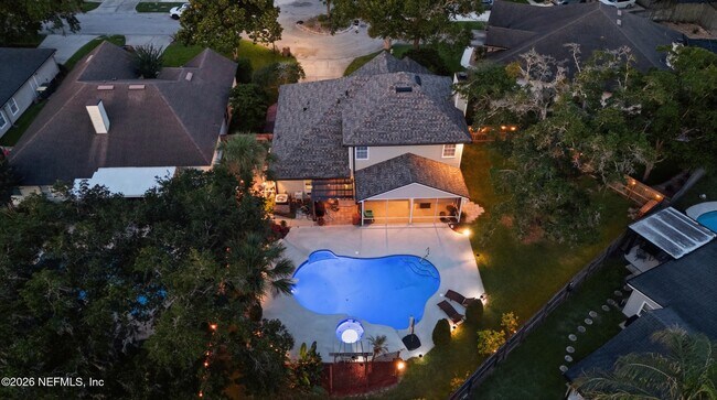Building Photo - 9370 Jaybird Cir E