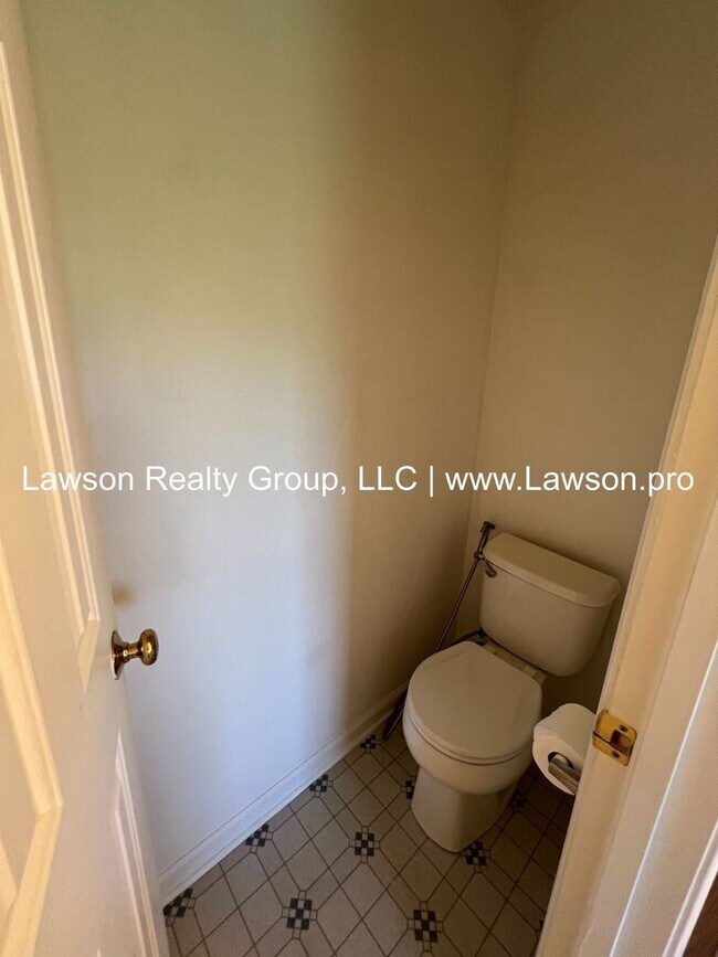 Building Photo - Beautiful Four Bedroom Home in "The Groves...