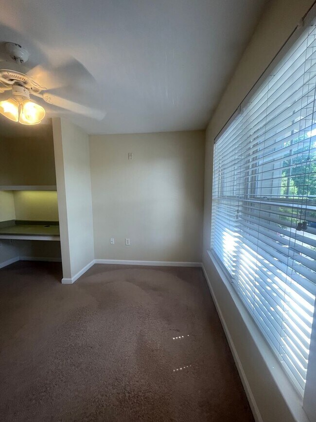 Building Photo - 21-2134 Moore