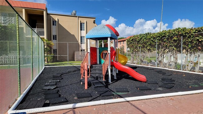 Building Photo - 5112 NW 79th Ave