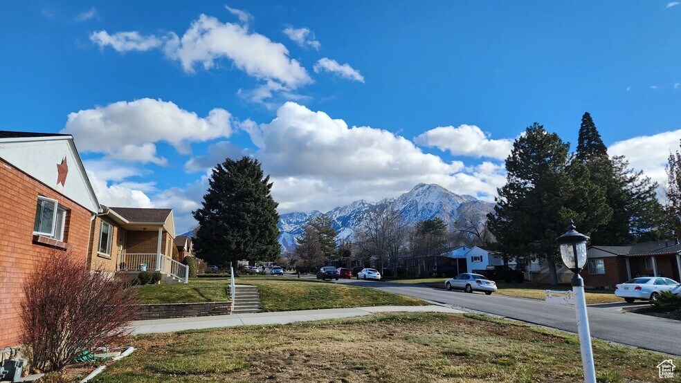 Building Photo - 1829 E Severn Dr