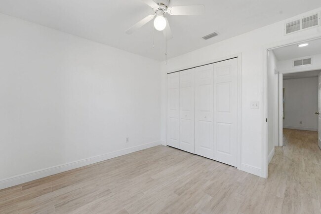 Building Photo - 1309 SW 29th St