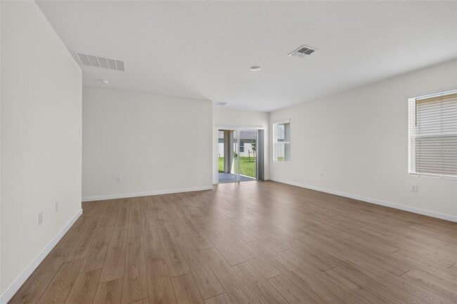 Building Photo - 2893 House Finch Rd