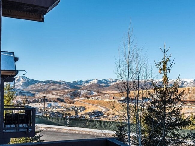 Building Photo - Desirable Black Rock Ridge with Mountain V...
