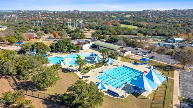 Building Photo - 112 World of Tennis Sq