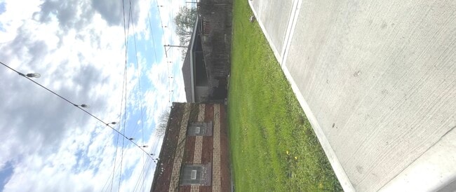 Building Photo - 4919 W Wabansia Ave