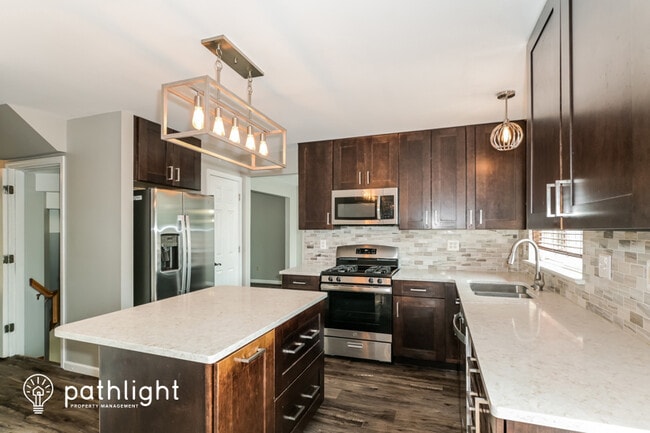 Building Photo - 472 Summer Top Ln