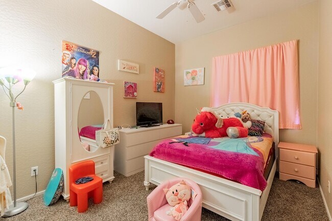 Building Photo - 35414 N 32nd Dr