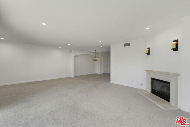 Building Photo - 1820 Benecia Ave