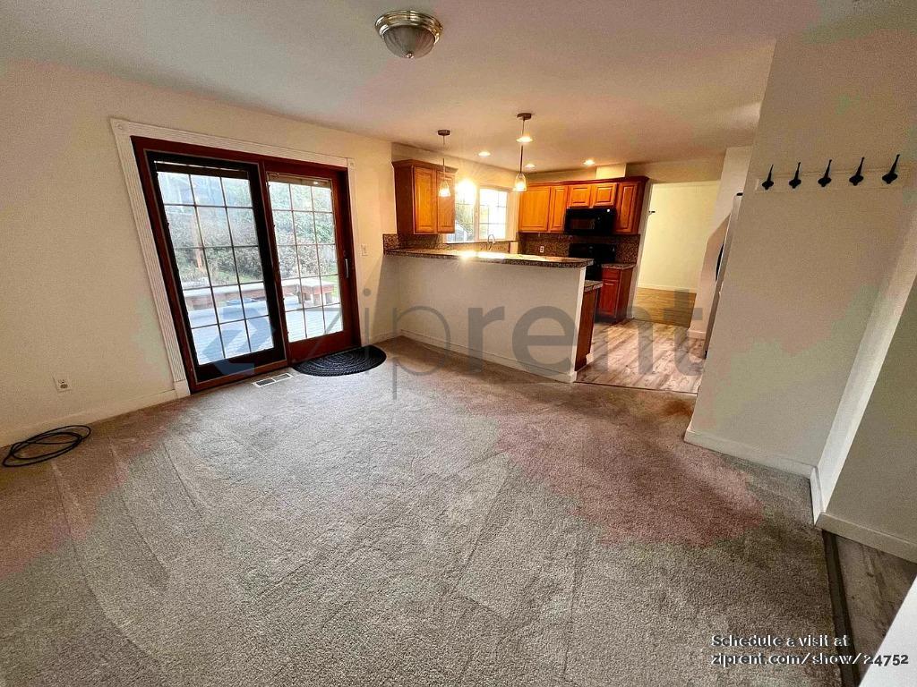 Building Photo - 16719 NE 20th St