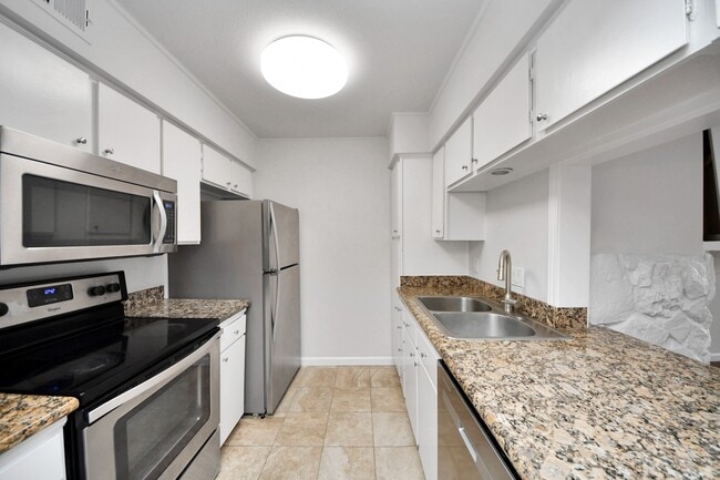 Building Photo - 4641 Wild Indigo St