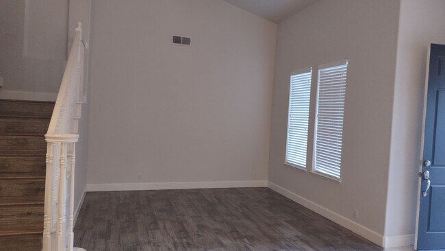 Building Photo - 6121 Lockridge Dr