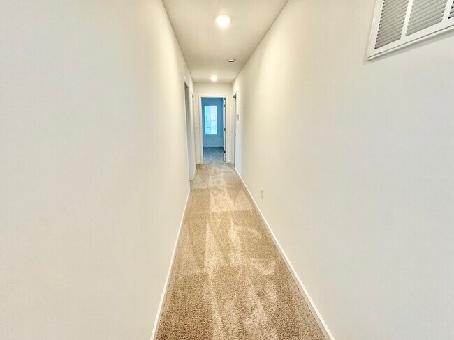 Building Photo - Three bedroom 2 1/2 bath single-family home in the new Kensington community