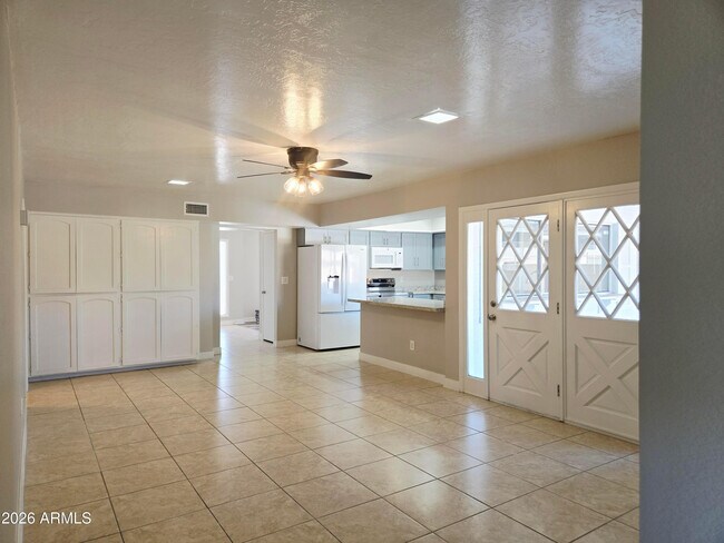 Building Photo - 5132 W Las Palmaritas Dr