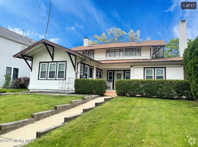 Building Photo - 312 Lareine Ave