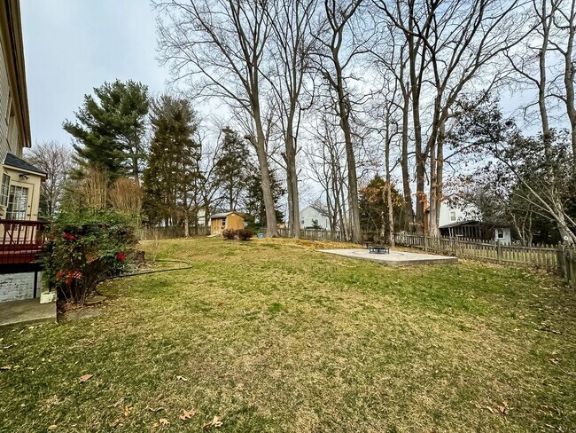 Building Photo - Fantastic 4 Bed 3.5 Bath Colonial Home Sitting On A Large Private Lot In Desired Old Bridges Estates