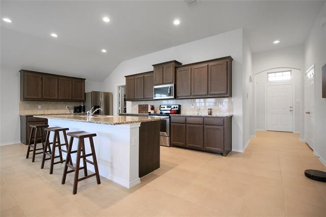 Building Photo - 2521 Weatherford Heights Dr