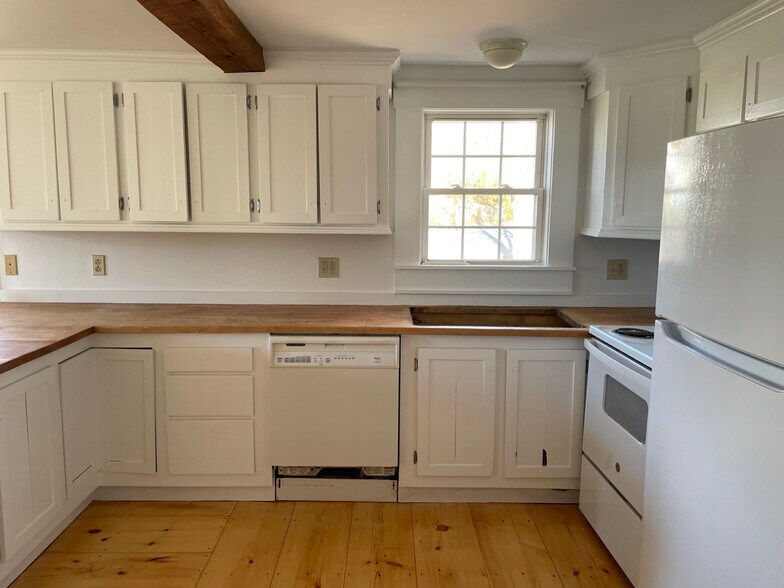 Building Photo - 39 Eastern Ave