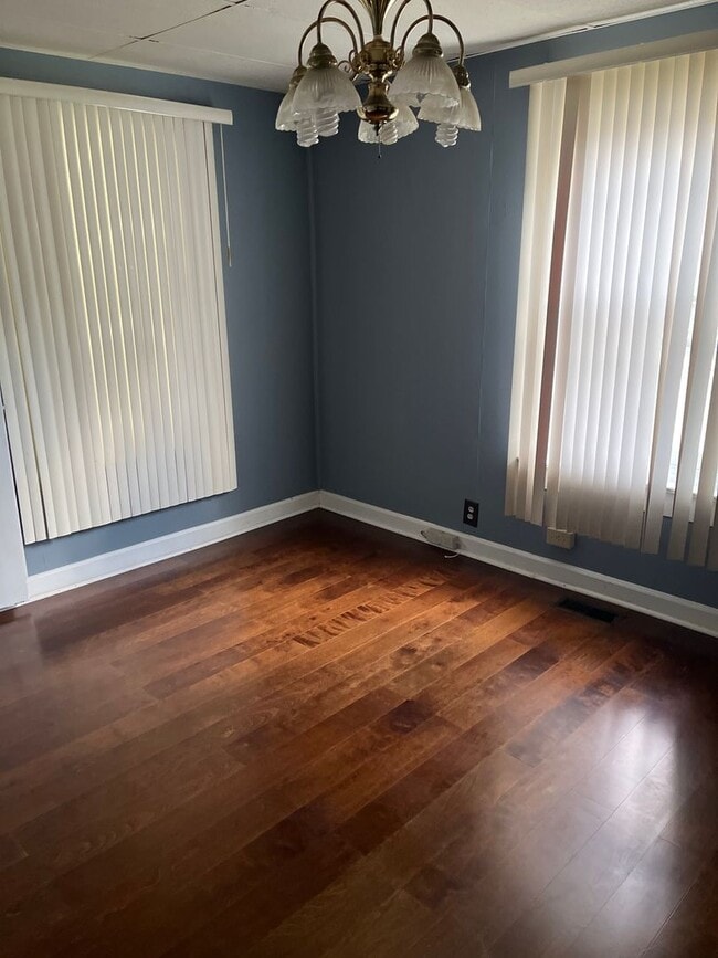 Building Photo - AVAILABLE NOW! Move-In Special Available – Free First Month’s Rent!