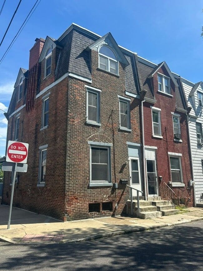 Building Photo - 202 S Franklin St