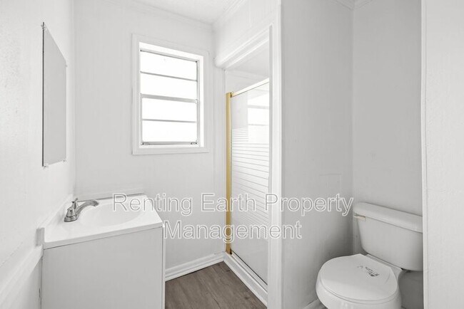 Building Photo - 1808 Brewster Rd