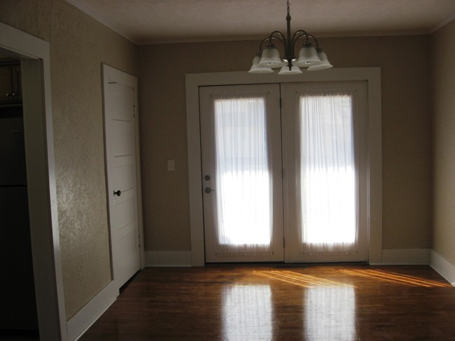 Dining Room - 804 S Tremont Ave