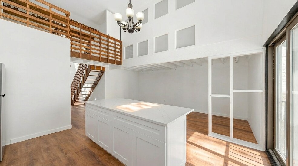 Building Photo - 307 W 121st St