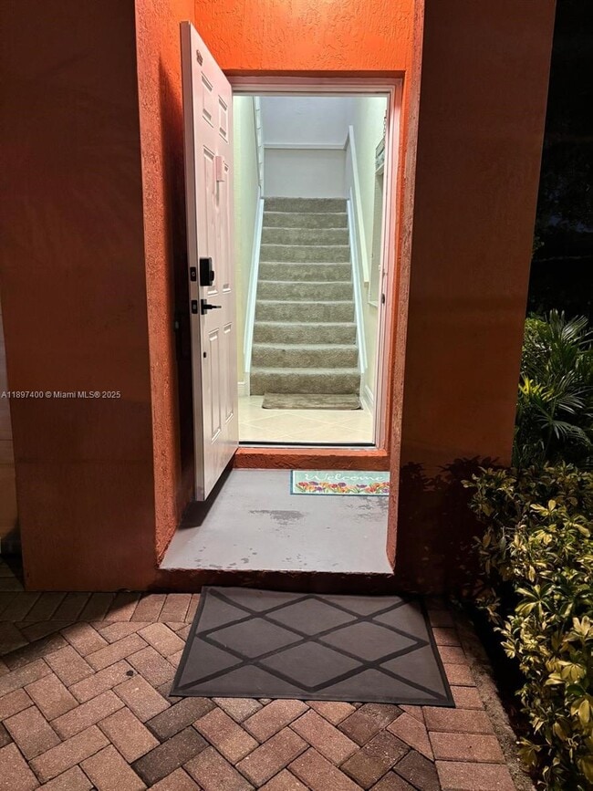 Building Photo - Modern Spacious 3-Bedroom 2-Story Condo in...