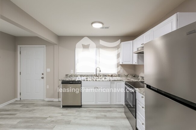 Building Photo - 614 S Depot St