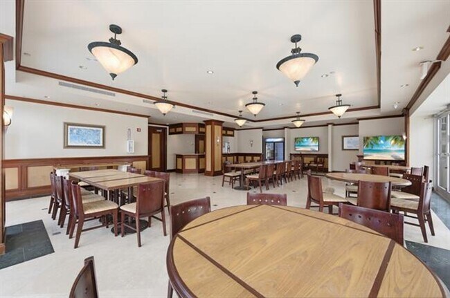 Building Photo - 9595 Collins Ave