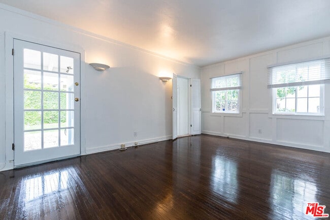 Building Photo - 146 N Citrus Ave