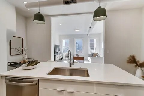 Building Photo - 33 E Court St