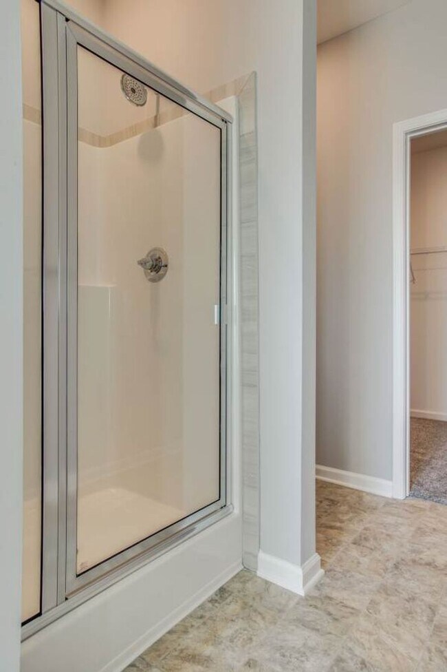 Building Photo - ***  COMING SOON!   ***  Stylish and comfo...