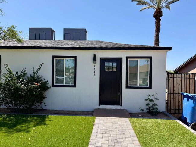 Building Photo - 1447 E Mountain View Rd