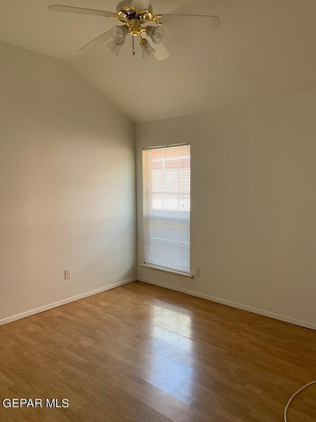 Building Photo - 904 La Gotera Pl
