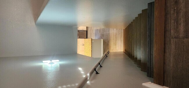 Building Photo - 9124 W Elm St