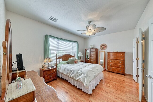 Building Photo - 6159 Isola Peak Ave