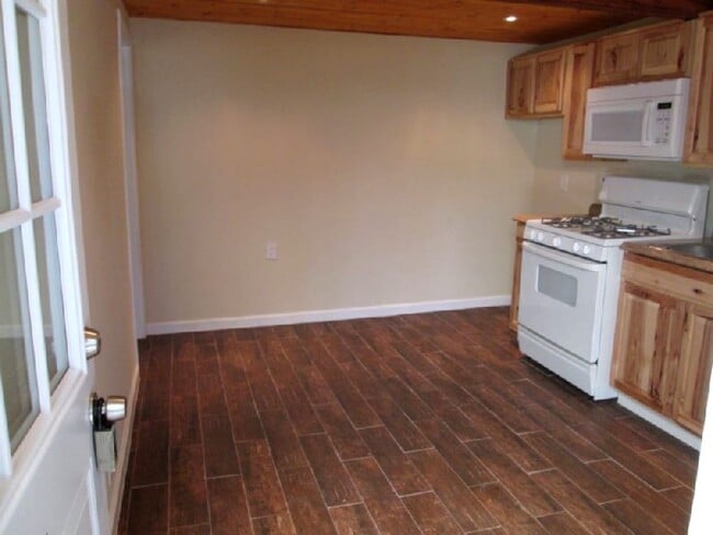 Building Photo - 54042 Pine Crest Ave