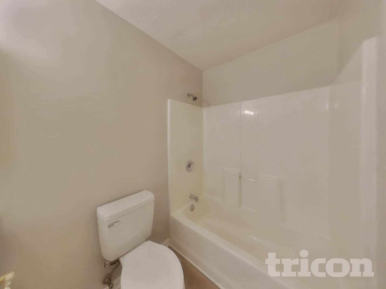 Building Photo - 2122 Center Way