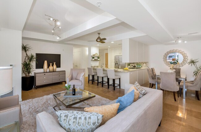 Primary Photo - 7161 E Rancho Vista Dr