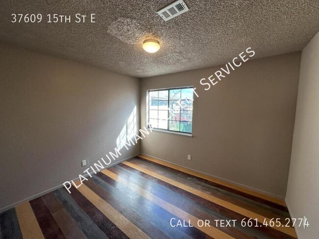 Building Photo - 37609 15th St E