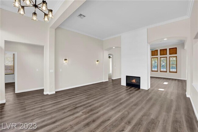 Front Sitting2 - 2793 Bellini Dr